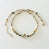 Collar vintage exquisito de cuentas checas hecho a mano